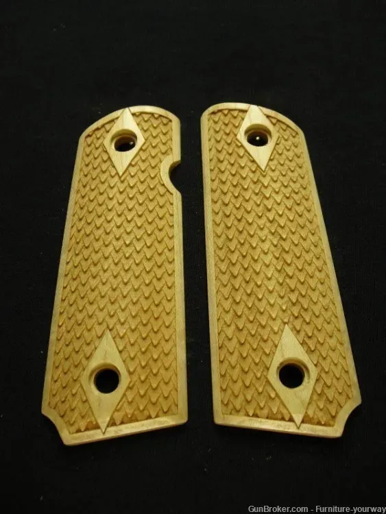 -Maple Dragon Scale COMPACT 1911 Grips Checkered Engraved Textured