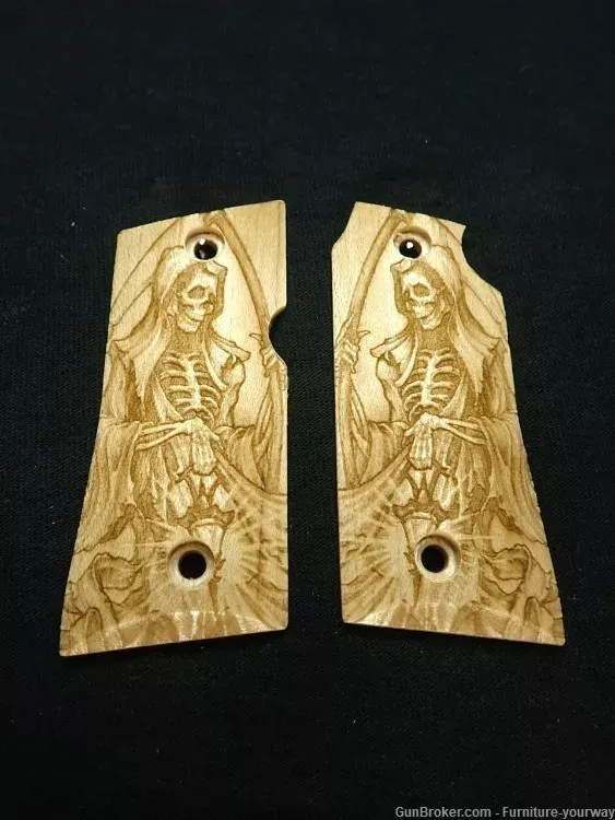 -Maple Grim Reaper Colt Mustang Pocketlite Grips